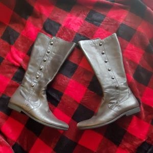 EUC Born Tall Gray Leather Boots